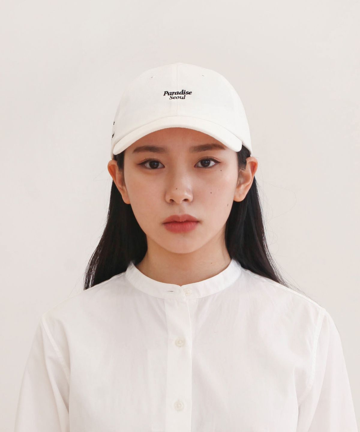 디포쉬(DEEPOCHE) 사이드 엠브로이드 커브캡-오프 화이트