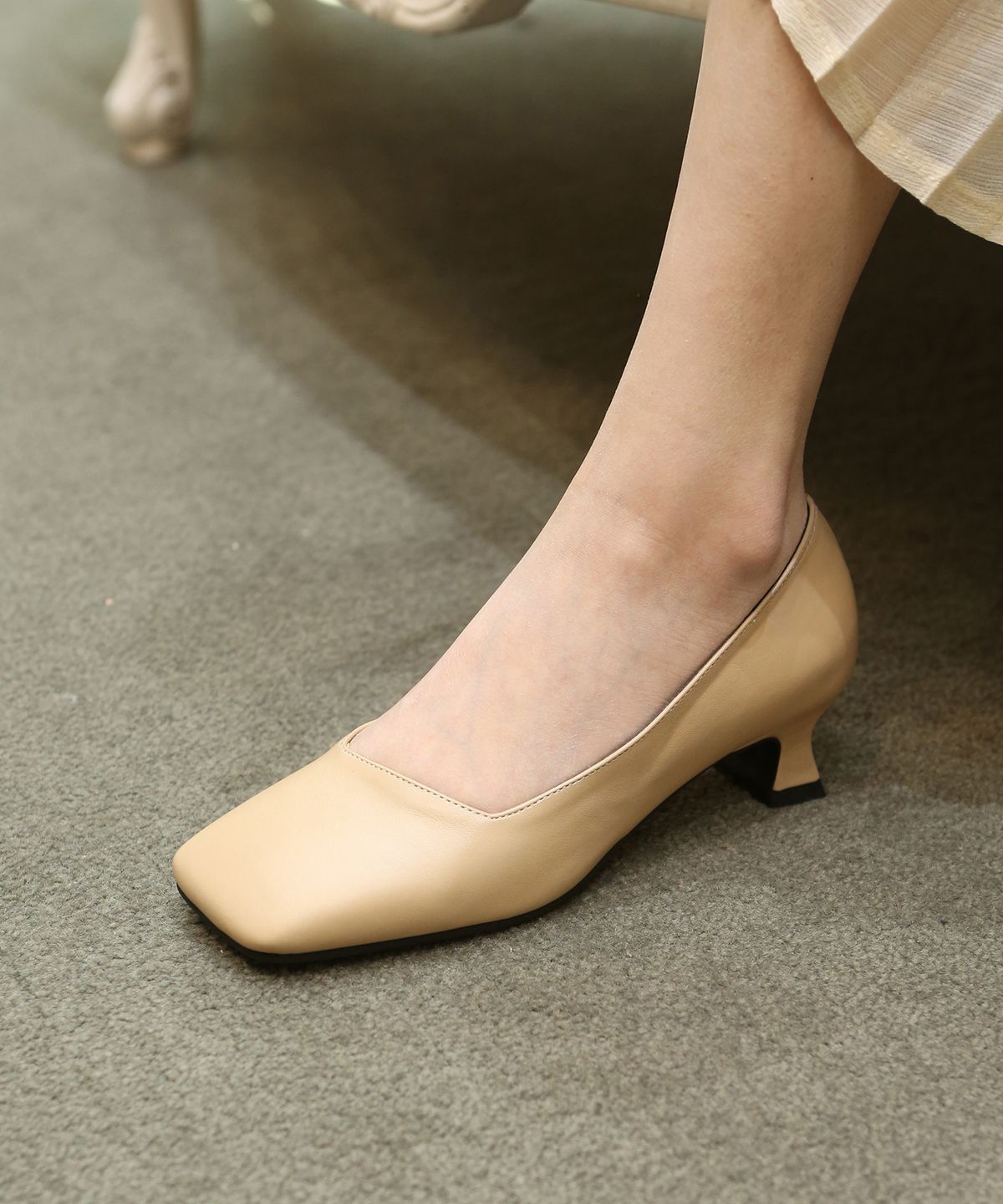 프리플라(FRI FLA) 21A8103 beige pumps