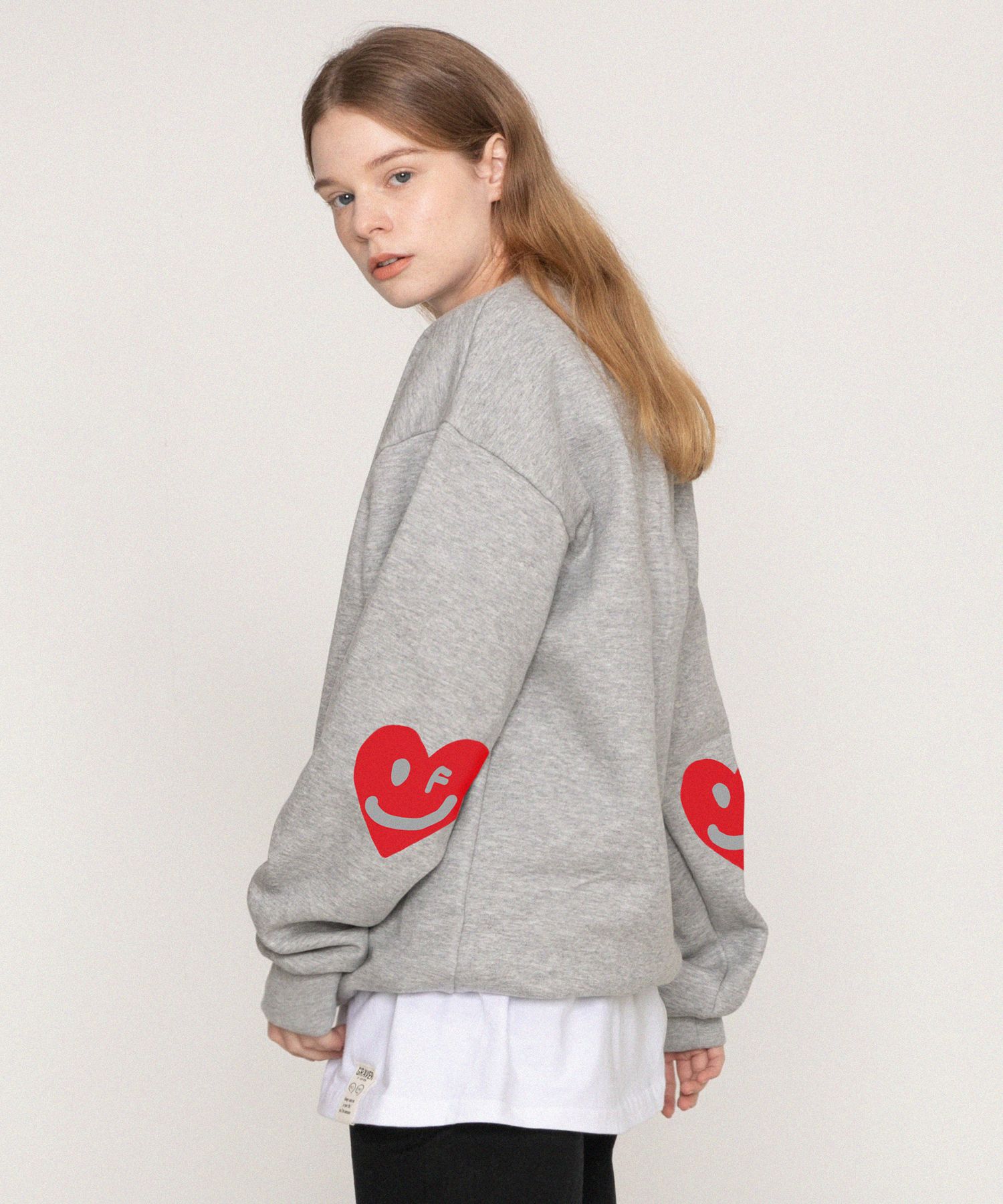 MUSINSA公式 | GRAVER [UNISEX] ELBOW DRAWING HEART SMILE