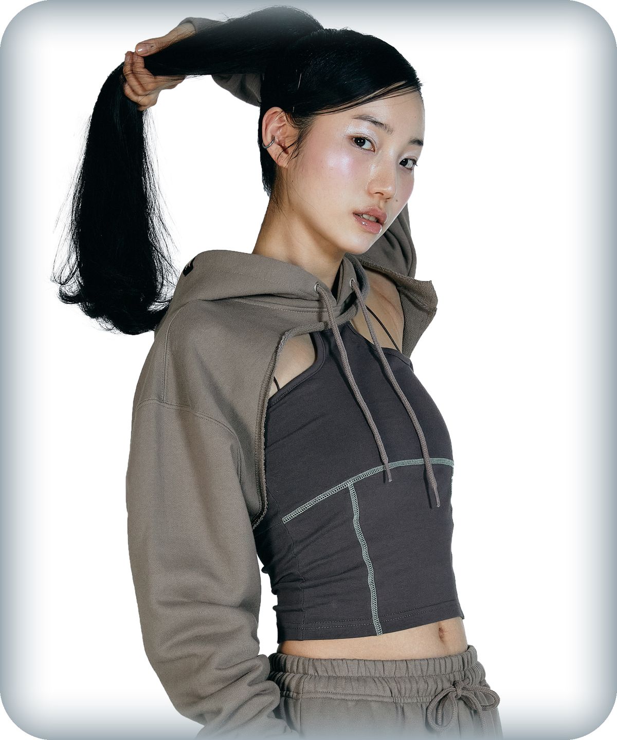 배디(BADEE) RAW EDGED CUT-OUT HOODIE [MOCHA]