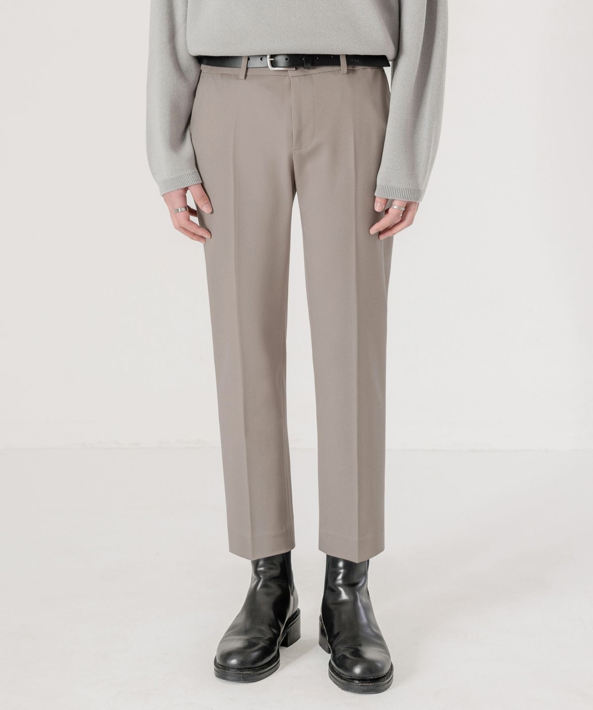 드로우핏(DRAW FIT) 모더니티 히든 밴딩 슬랙스 [SMOKE BEIGE]