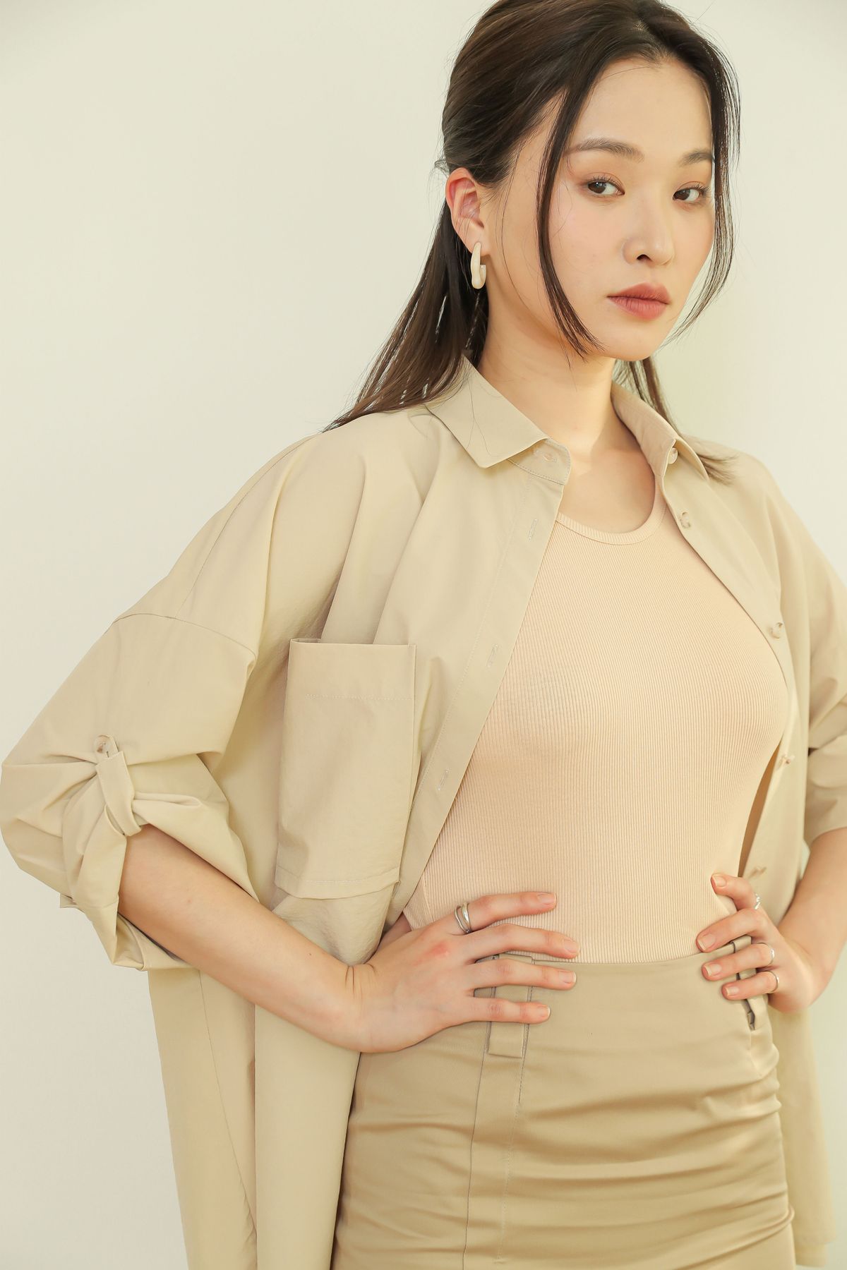 디어드(DEARD) 롤업 빅 포켓셔츠 / 바닐라