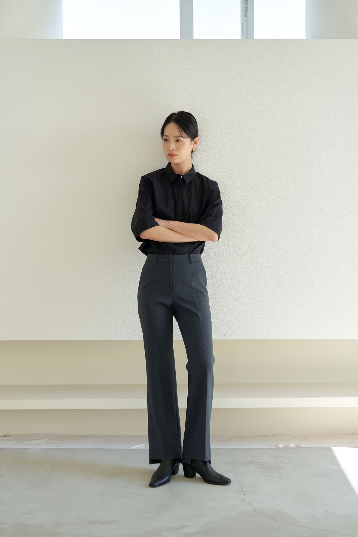 디어드(DEARD) 사이드슬릿 부츠컷 트루저/ 에쉬블루