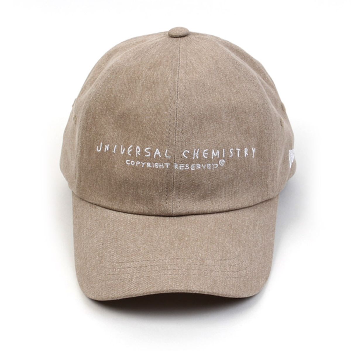 유니버셜 케미스트리(UNIVERSAL CHEMISTRY) Washing Beige Logo Low Ballcap 워싱볼캡