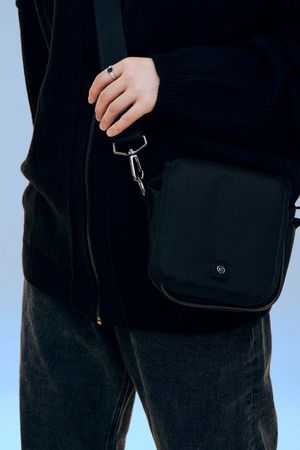 C로고 라벨 미니 크로스백