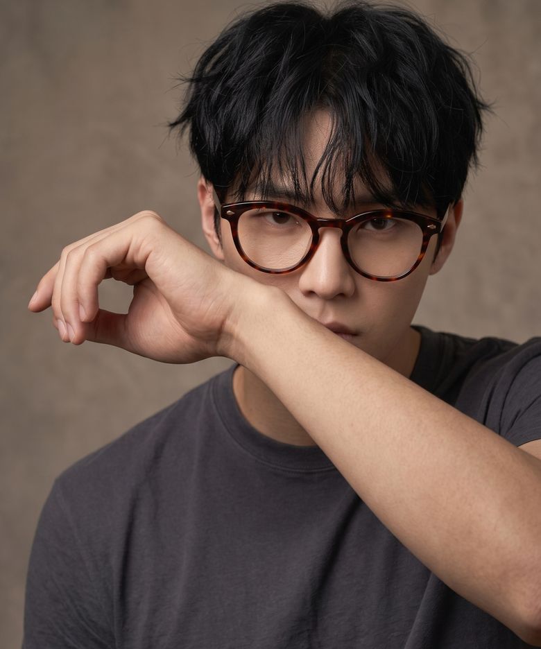 August 레어파드 DR0804B 아세테이트 안경