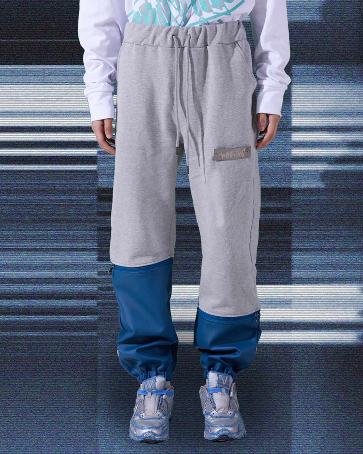 우빙(WOOVING) LEATHER COLORED SWEAT PANTS (BLUE)