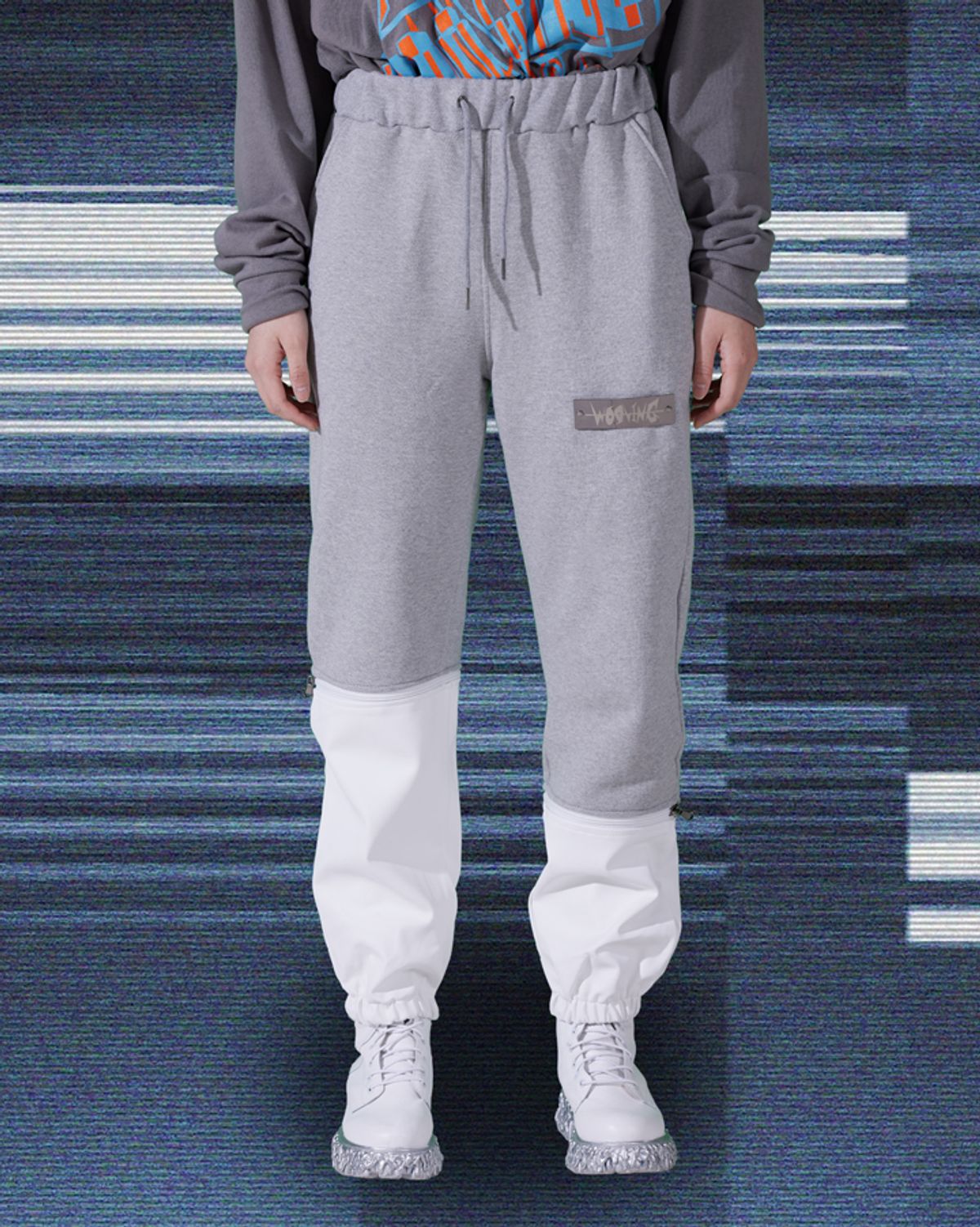 우빙(WOOVING) LEATHER COLORED SWEAT PANTS (WHITE)