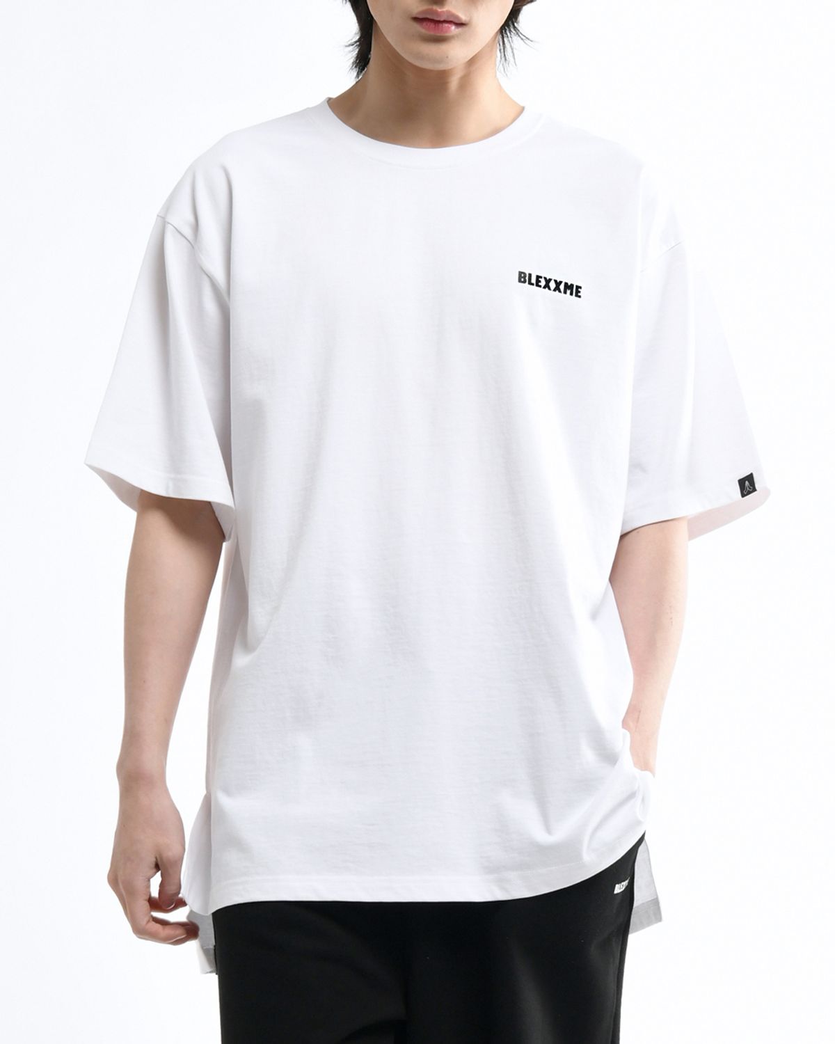 블랙스미(BLEXXME) ORIGINAL LOGO OVERSIZE FIT SLIT T-SHIRT WHITE