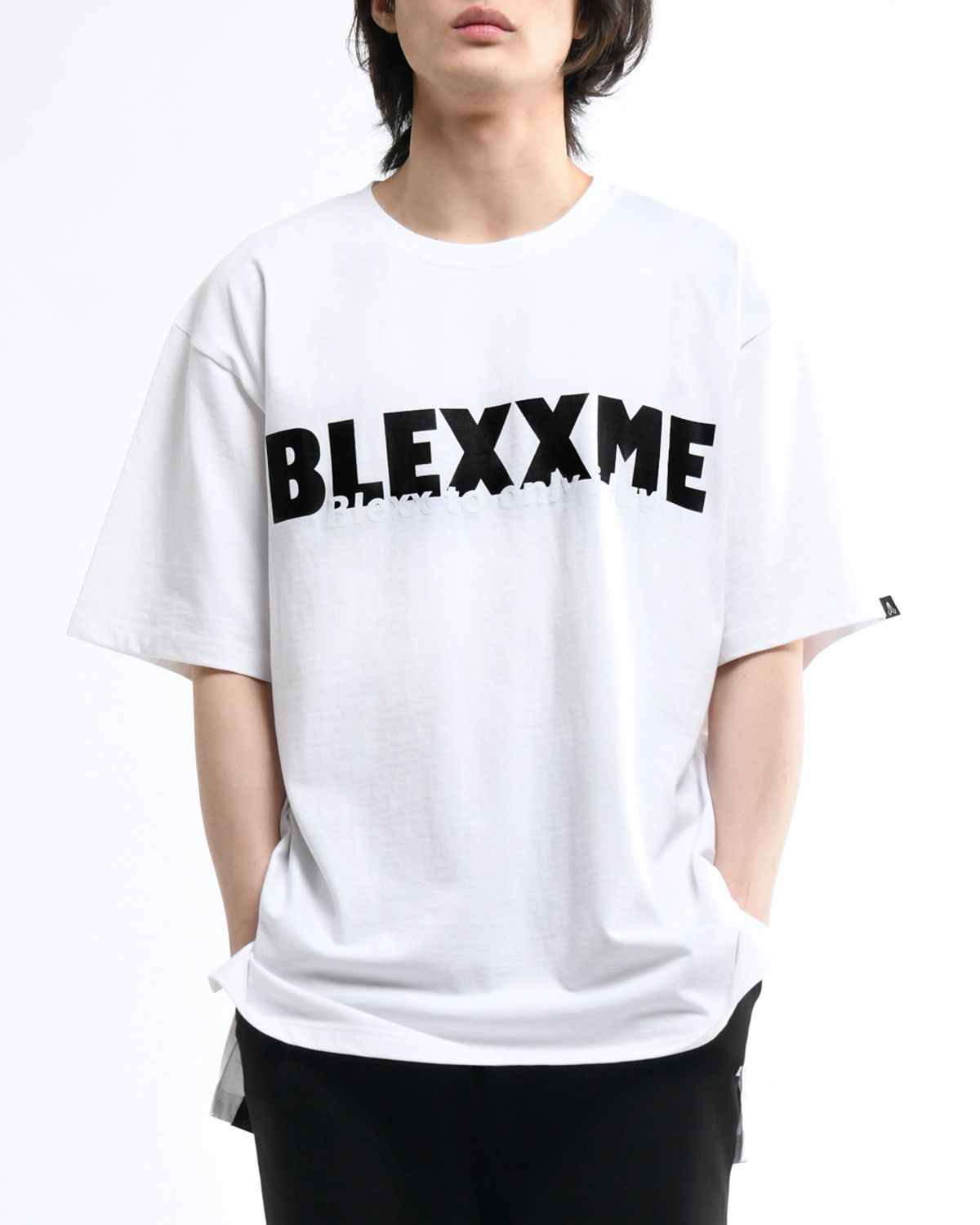 블랙스미(BLEXXME) ONLYILOVE OVERSIZE FIT SLIT T-SHIRT WHITE