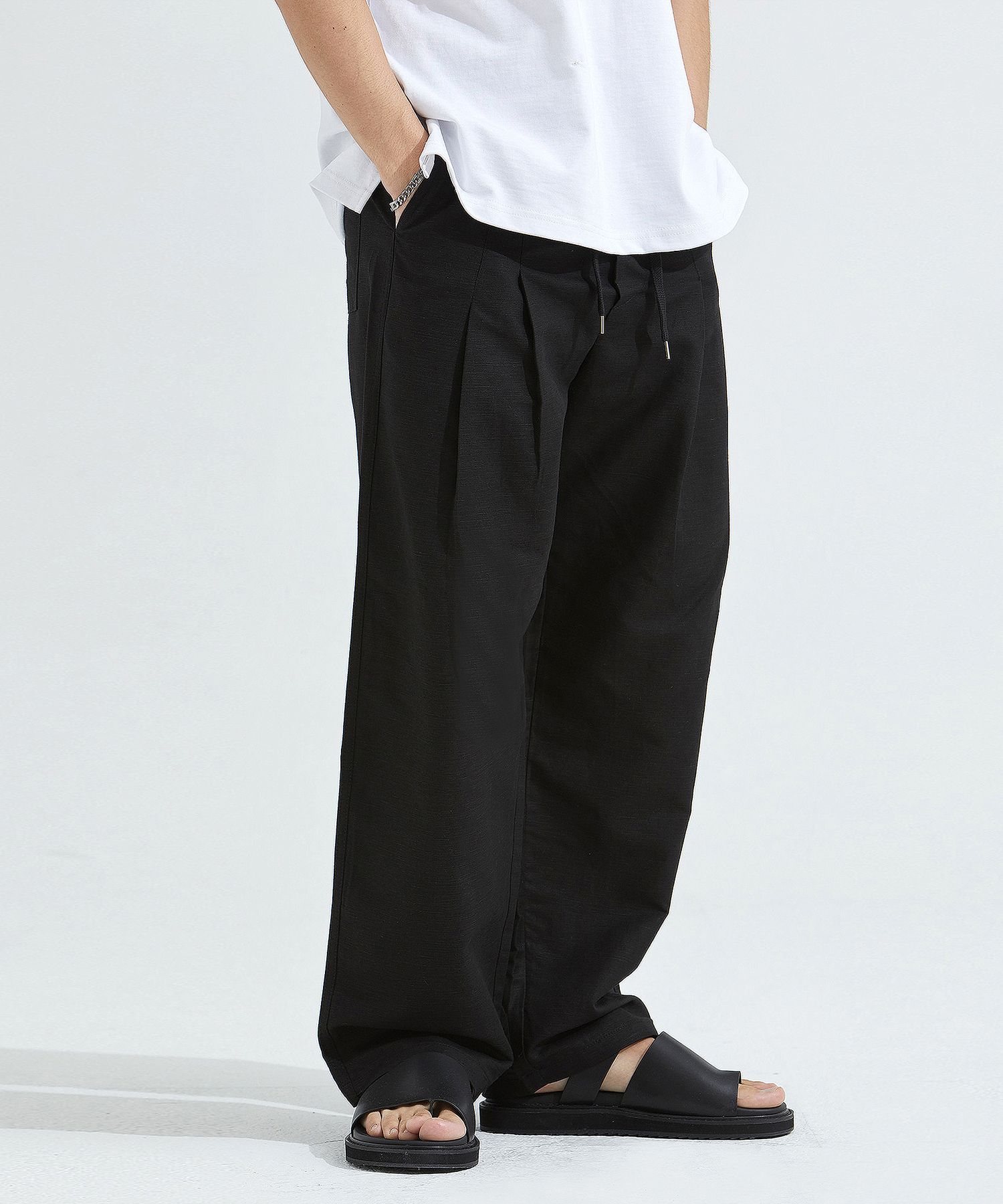 【YOURNUS】Liz Linen Two-Tuck Balloon Pants MUSINSA | AT THE MOMENT Linen Two-Tuck Balloon Pants (BLACK)