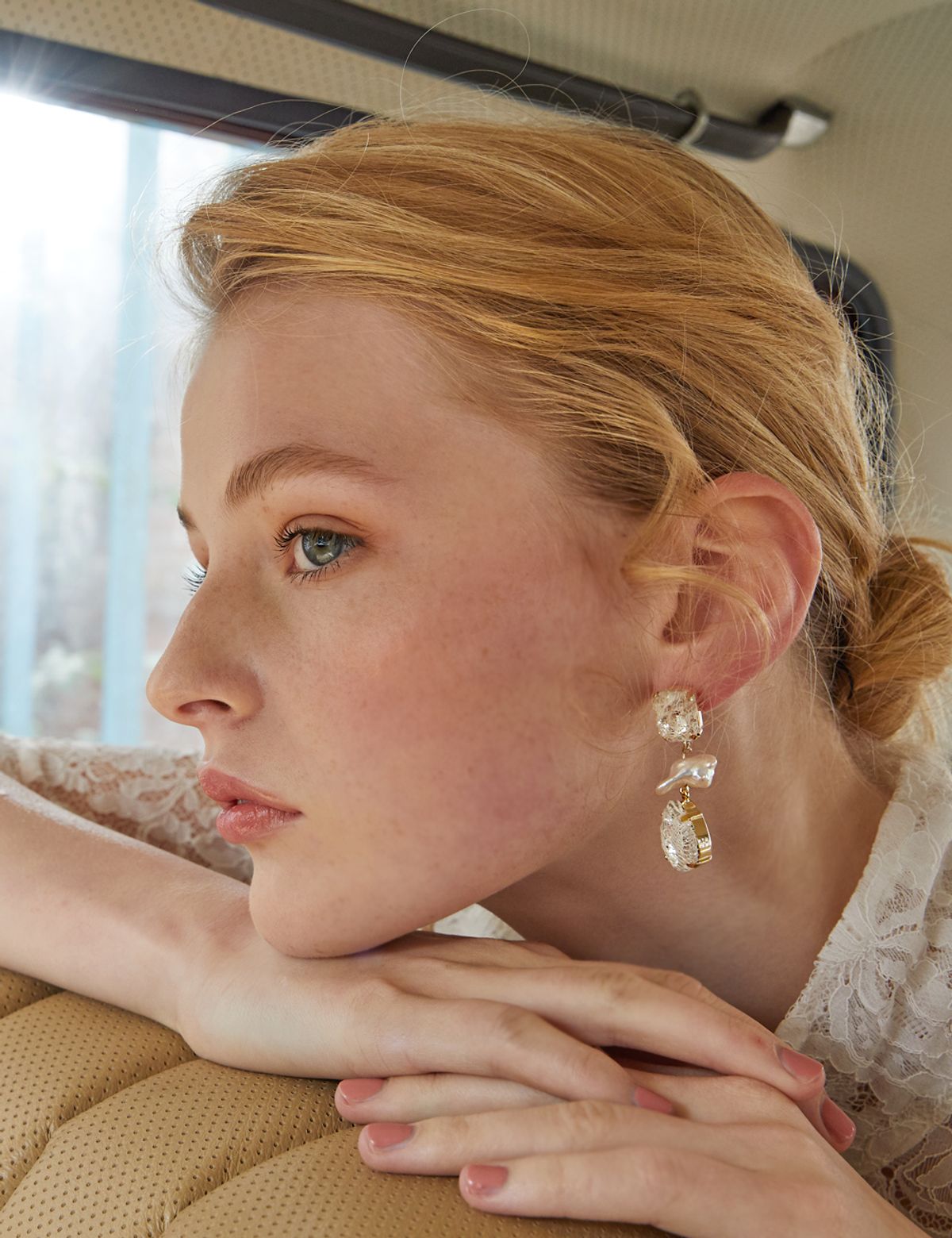 오브라비쉬에(OF-LAVISHE) East Europe Vintage Lace Overlay Pearl Earrings _ 빈티지 레이스 볼드 진주귀걸이