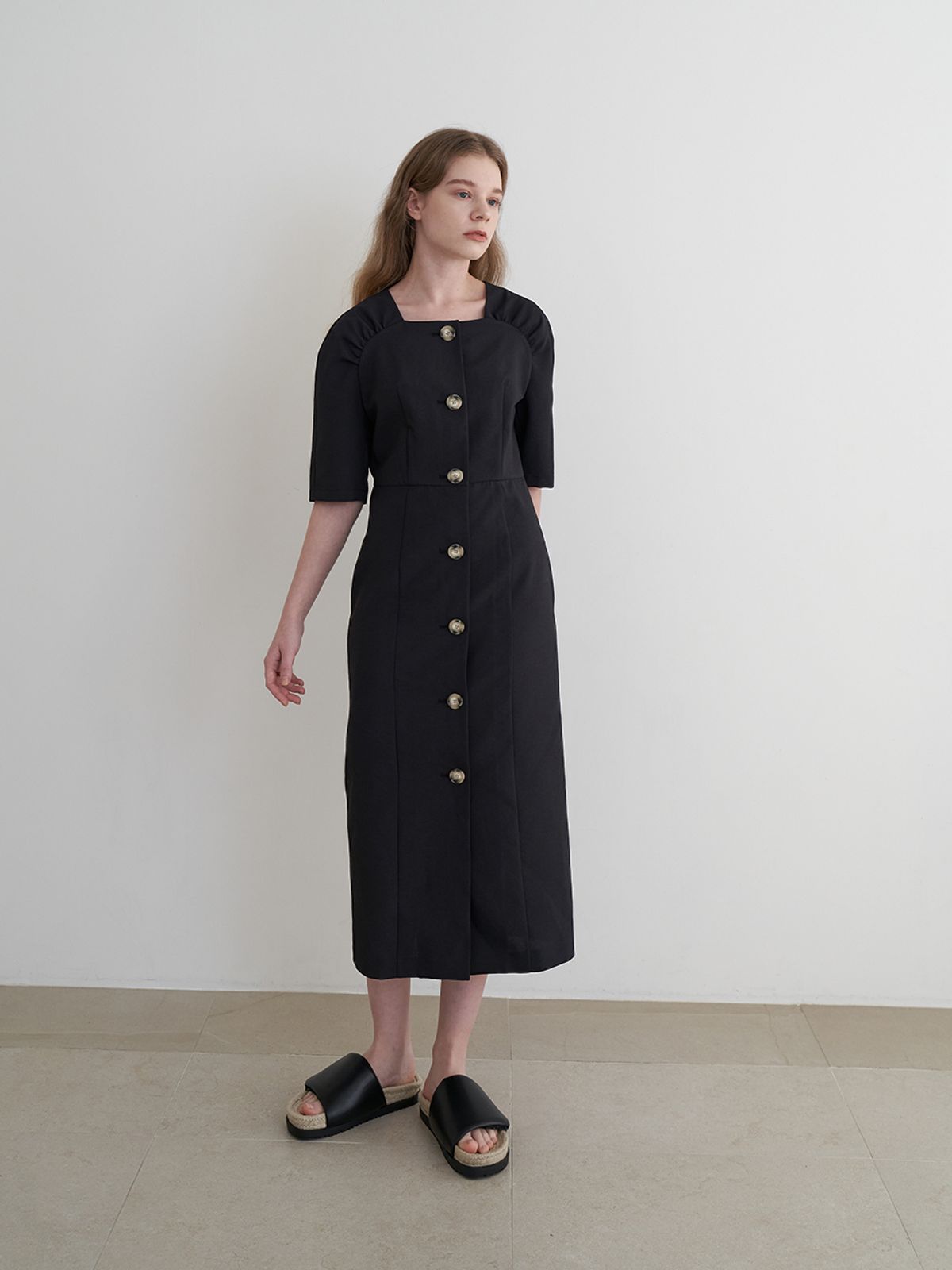 라비올렛트(LA VIOLETTE) Gathered Sleeve Dress (Dark Navy)