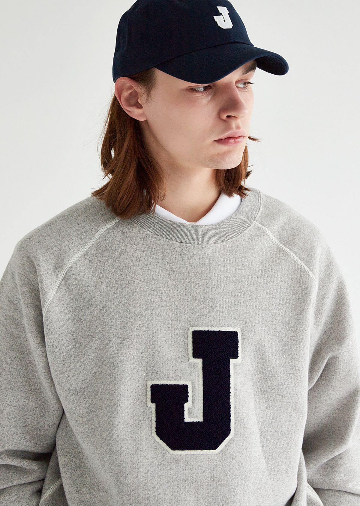주네시 스포츠 클럽(JUNECI SPORTS CLUB) 제이 이니셜 스웨트셔츠 남성용 (Melange Grey)