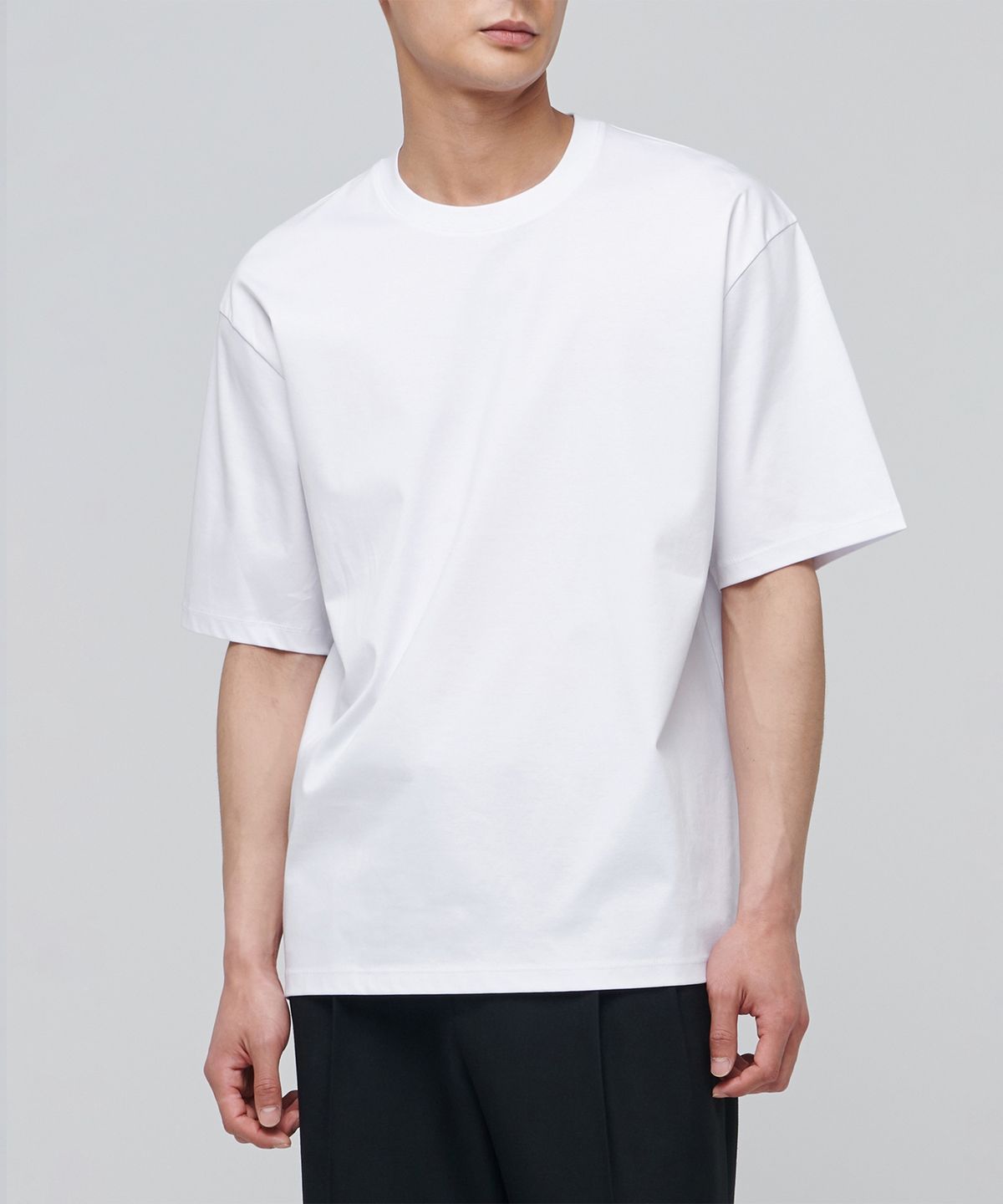 무신사 스탠다드(MUSINSA STANDARD) 실켓 릴렉스 핏 크루 넥 티셔츠 [화이트]