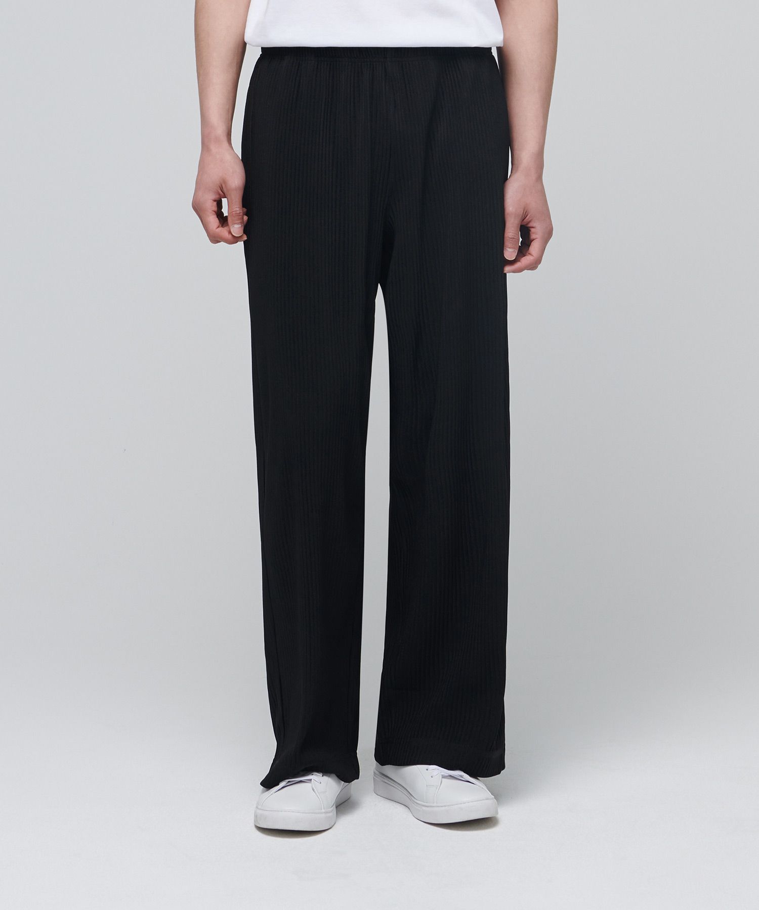 MUSINSA | MUSINSA STANDARD PLEATED WIDE ELASTIC WAIST PANTS [BLACK]
