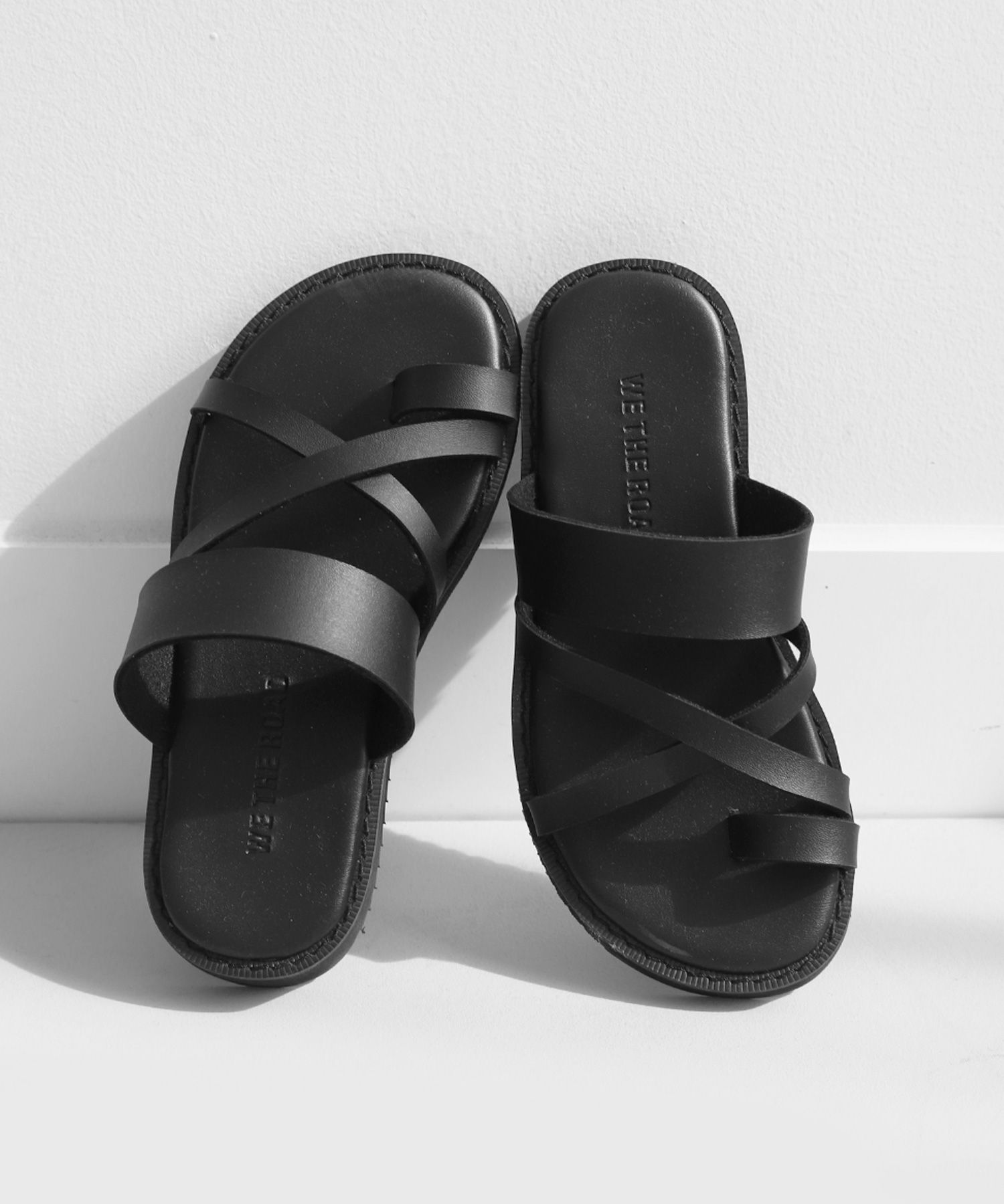 サンダル ROBERT CROSS STRAP SLIPPER BLACK [230~ 290mm] MUSINSA | WE THE ROAD WTRD4114 Robert Cross Strap Slipper