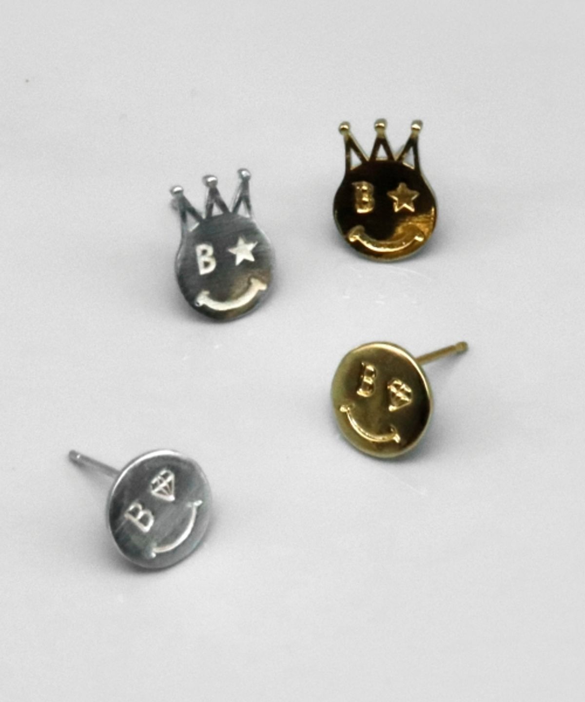 봉보(BONBEAU) Unique smile silver pin Eearings 유니크 스마일 귀여운 은침 귀걸이
