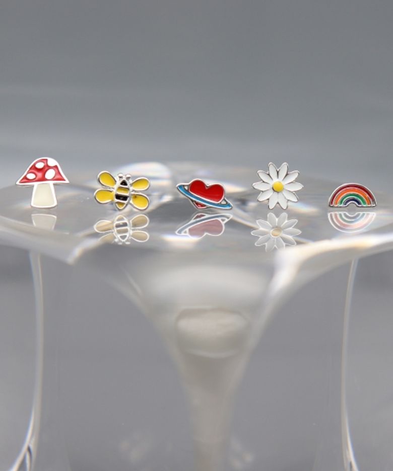 Cute motives color pin Eearing 유니크 큐트 모티브 컬러 귀걸이