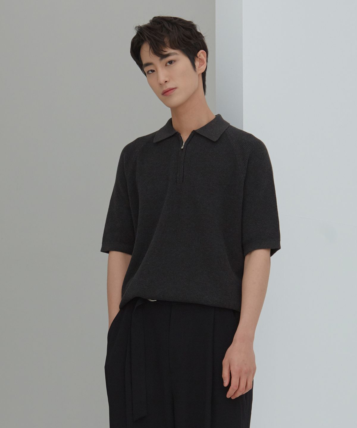 테스터먼트(TESTAMENT) Zipper Collar Short Sleeve Knit (Charcoal)