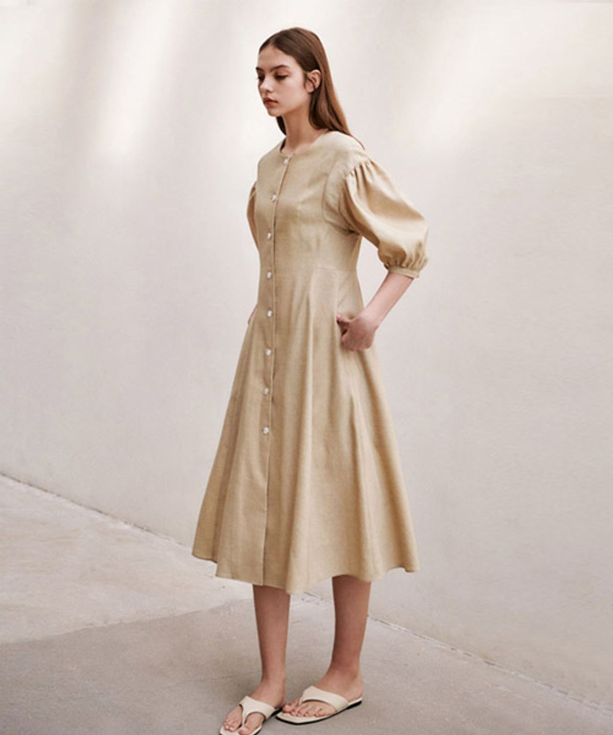 아바몰리(AVA MOLLI) [SUMMER WOOL] LINEN PUFF A-LINE ONE-PIECE (BEIGE)