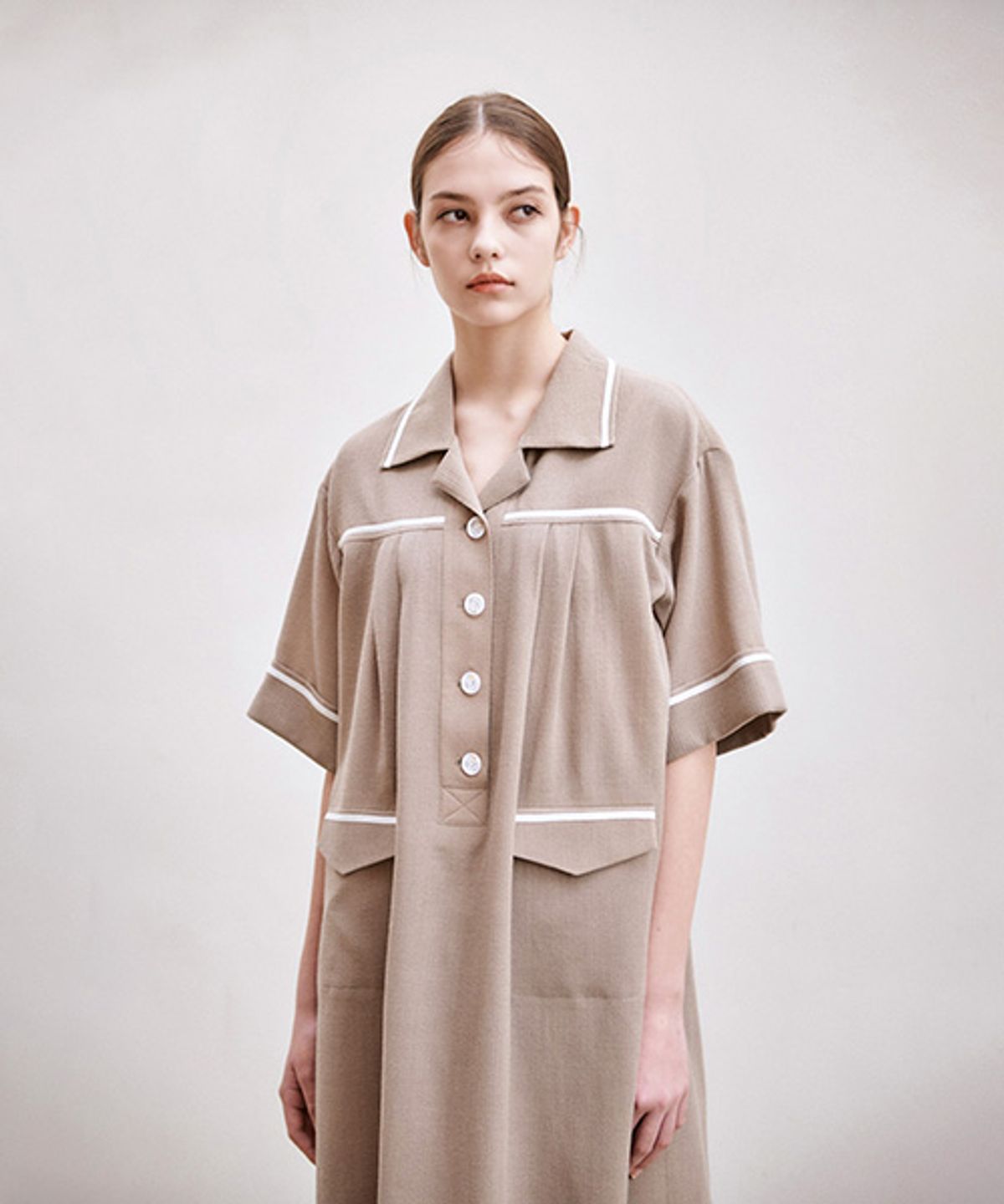 아바몰리(AVA MOLLI) [SUMMER WOOL] METALIC TAPPINGTAPE MINI ONE-PIECE (BEIGE)