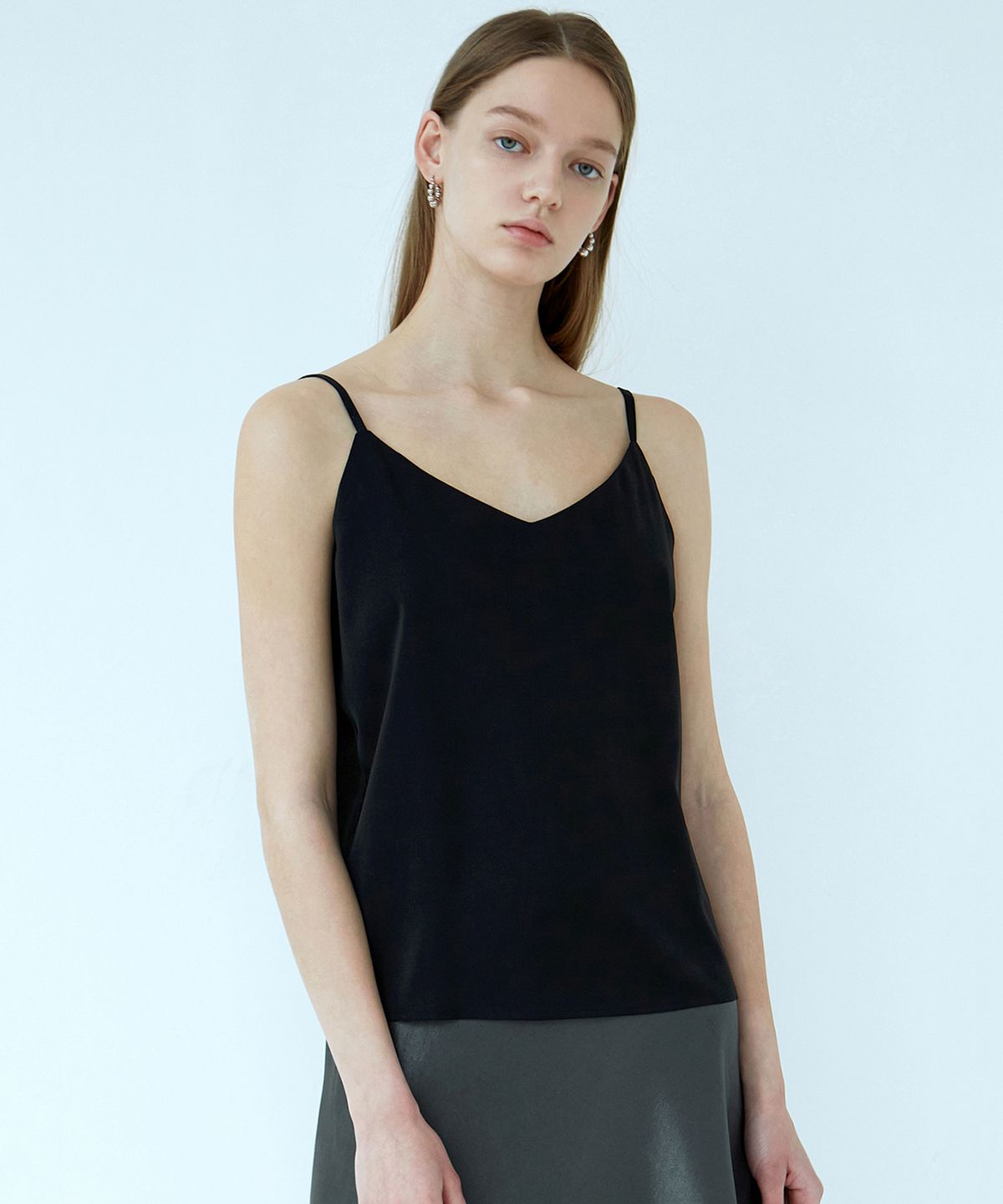 닉앤니콜(NICK&NICOLE) MATT SATIN SLEEVELESS_BLACK