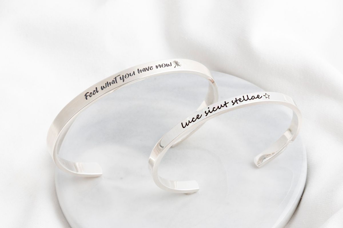종로공장(JONGNOGONGJANG) 실버 925 이니셜 각인 뱅글 팔찌 (Silver Initial lettering bangle bracelet)