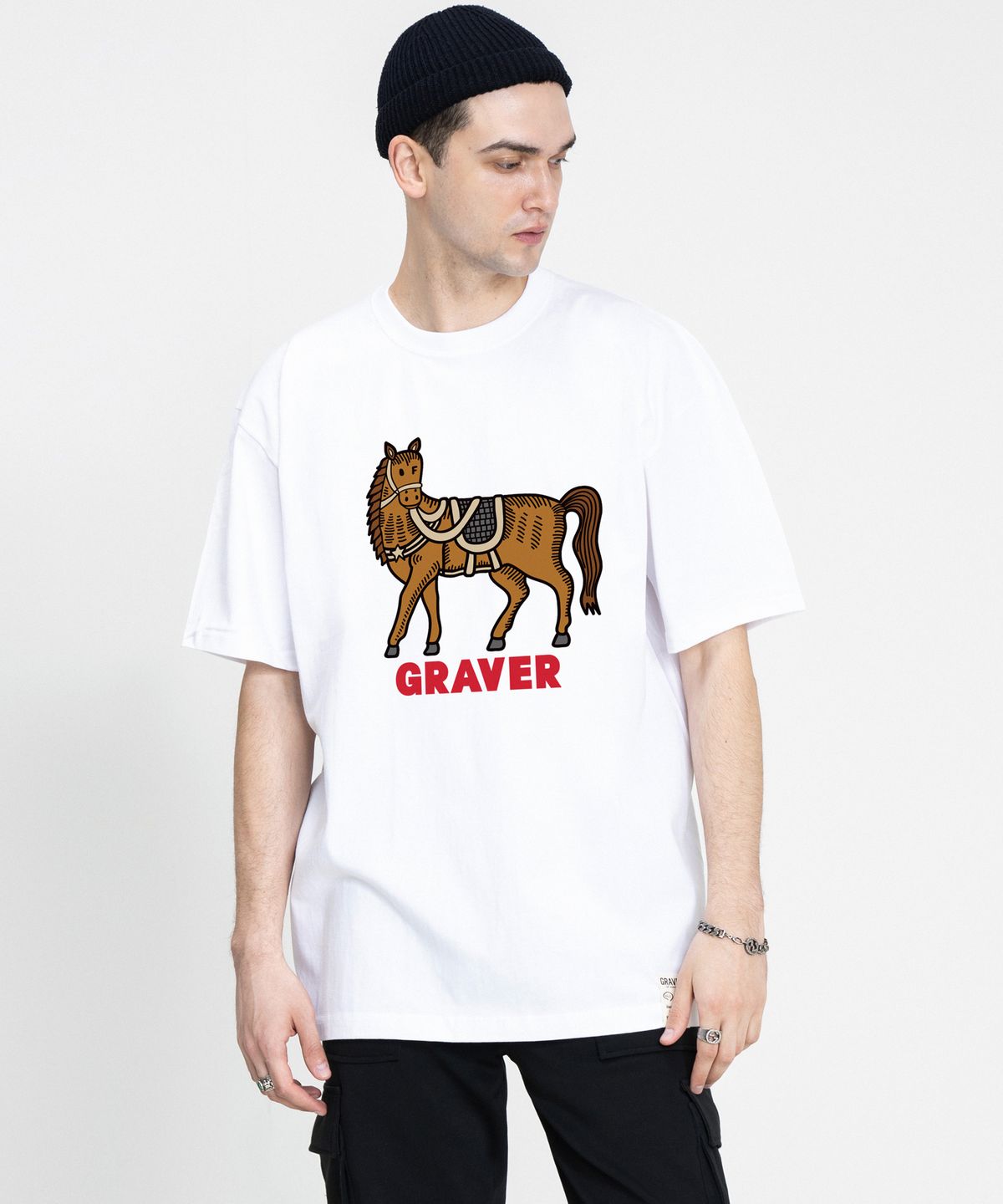 그레이버(GRAVER) [UNISEX]홀스 로고 반팔티_화이트