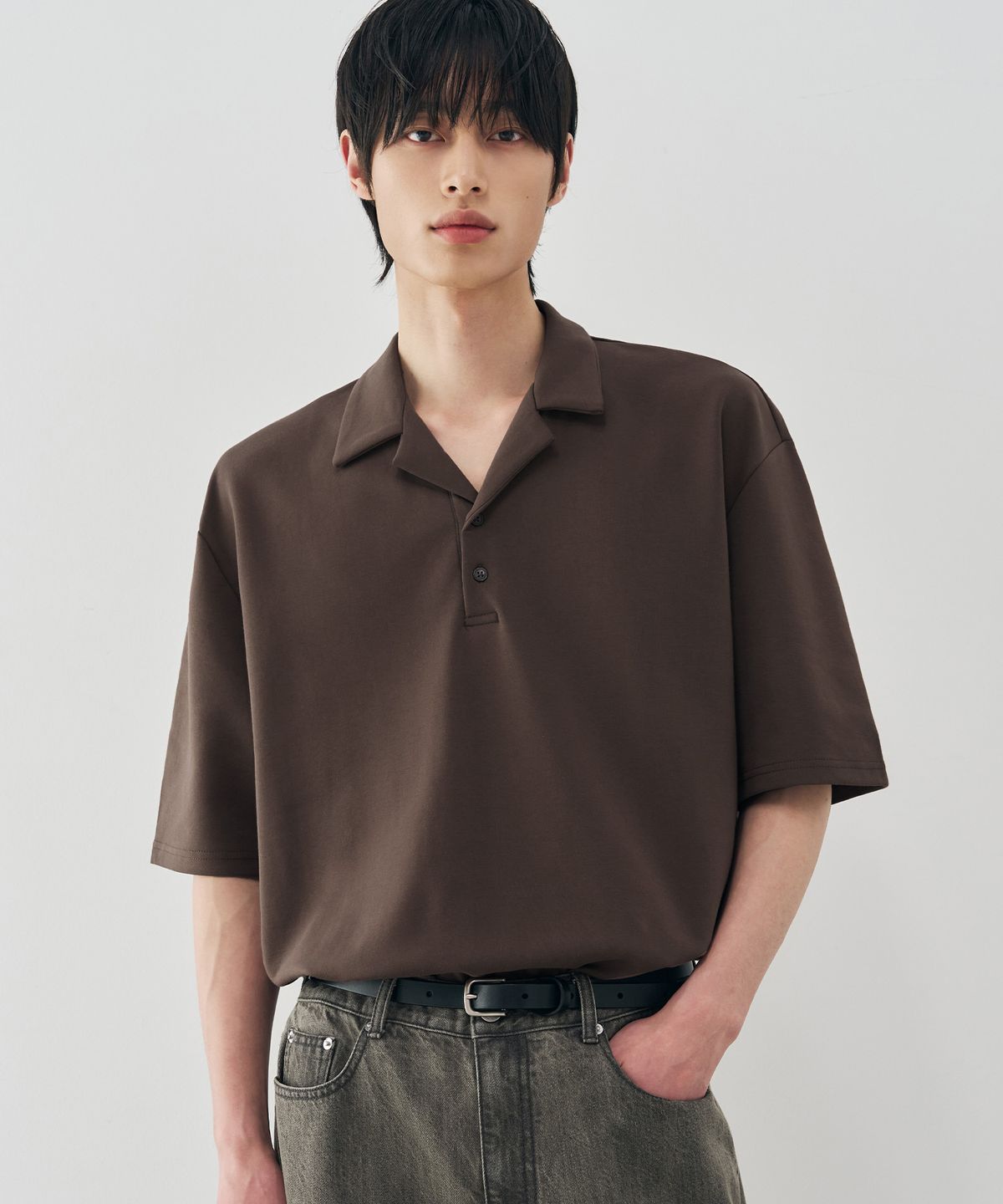 드로우핏(DRAW FIT) 리에디션 오픈카라 티셔츠 [BROWN]