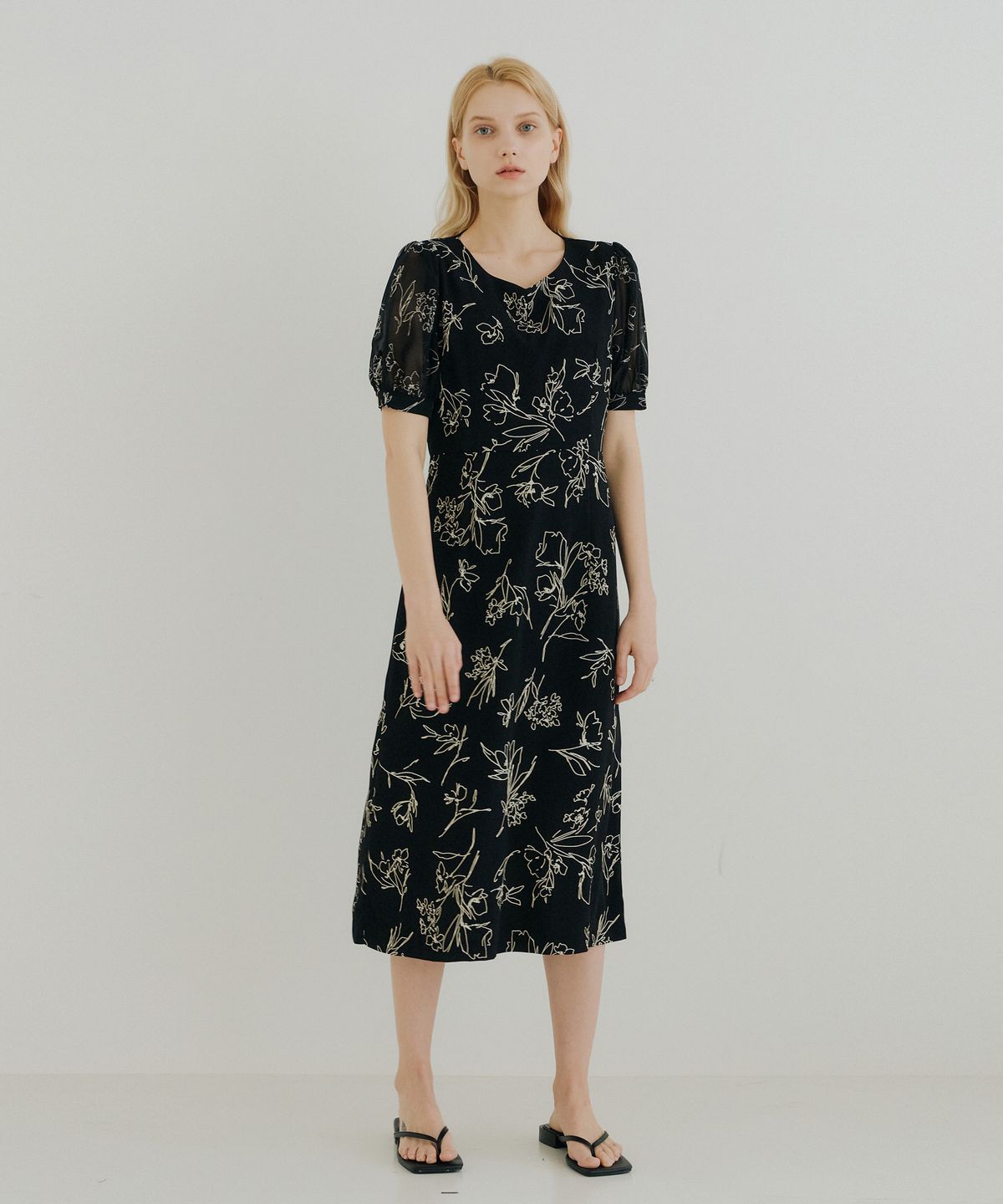 엽페(YUPPE) PUFF LINE ONEPIECE_BLACK