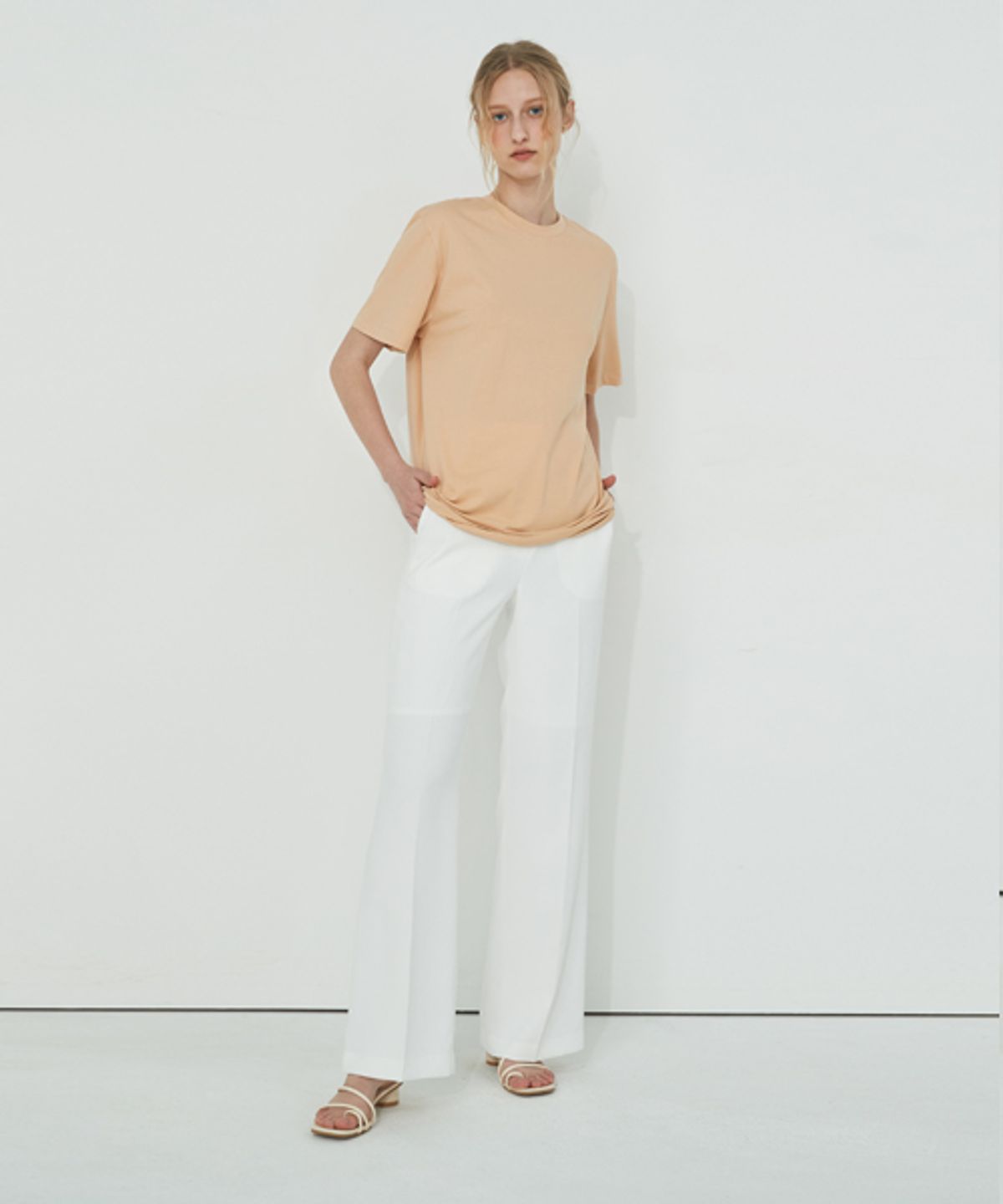 리디피(RIDIFI) SEMI FLARE PANTS_WHITE