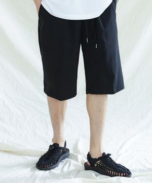 원 턱 버뮤다 밴딩 팬츠 블랙