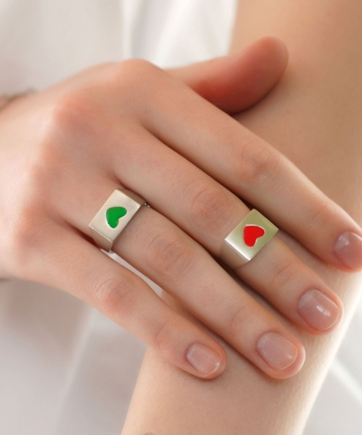봉보(BONBEAU) Color enamel heart signet Ring 에나멜 하트 화이트골드 도금 볼드링 반지