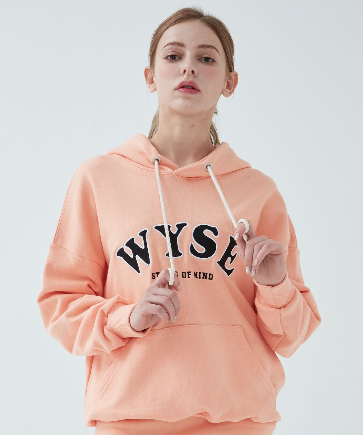 와이즈(WYSE) 아플리케로고 후디 (네온 오렌지)