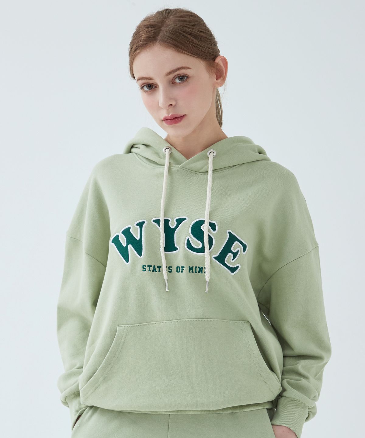 와이즈(WYSE) 아플리케로고 후디 (아보카도)