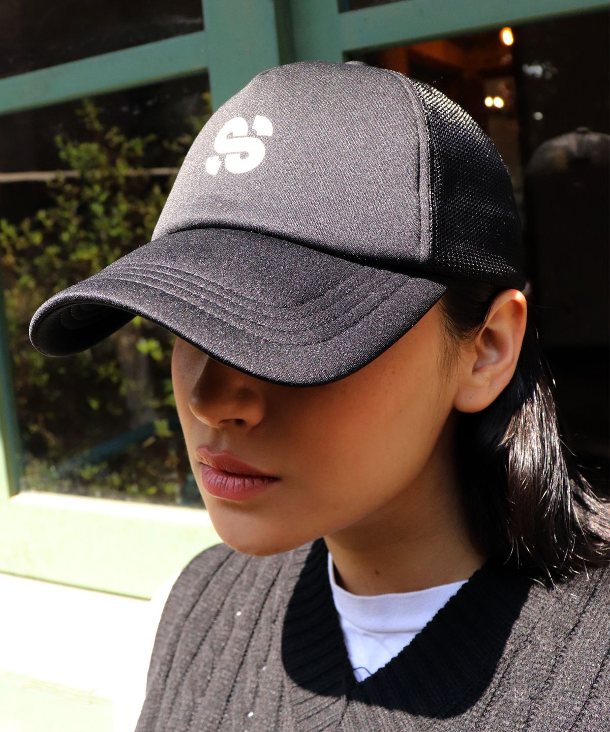 슬리피슬립(SLEEPYSLIP) [unisex]SS TRUCKER BLACK BALL CAP
