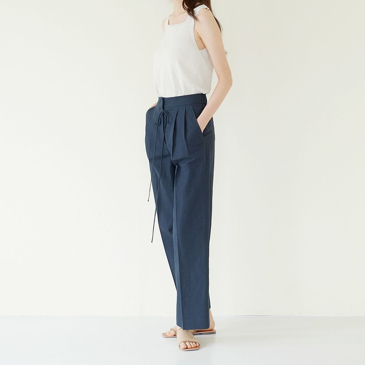 핀블랙(PINBLACK) STRING WIDE LINEN PANTS NAVY