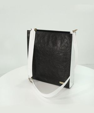 왈라루 떼시스  숄더백