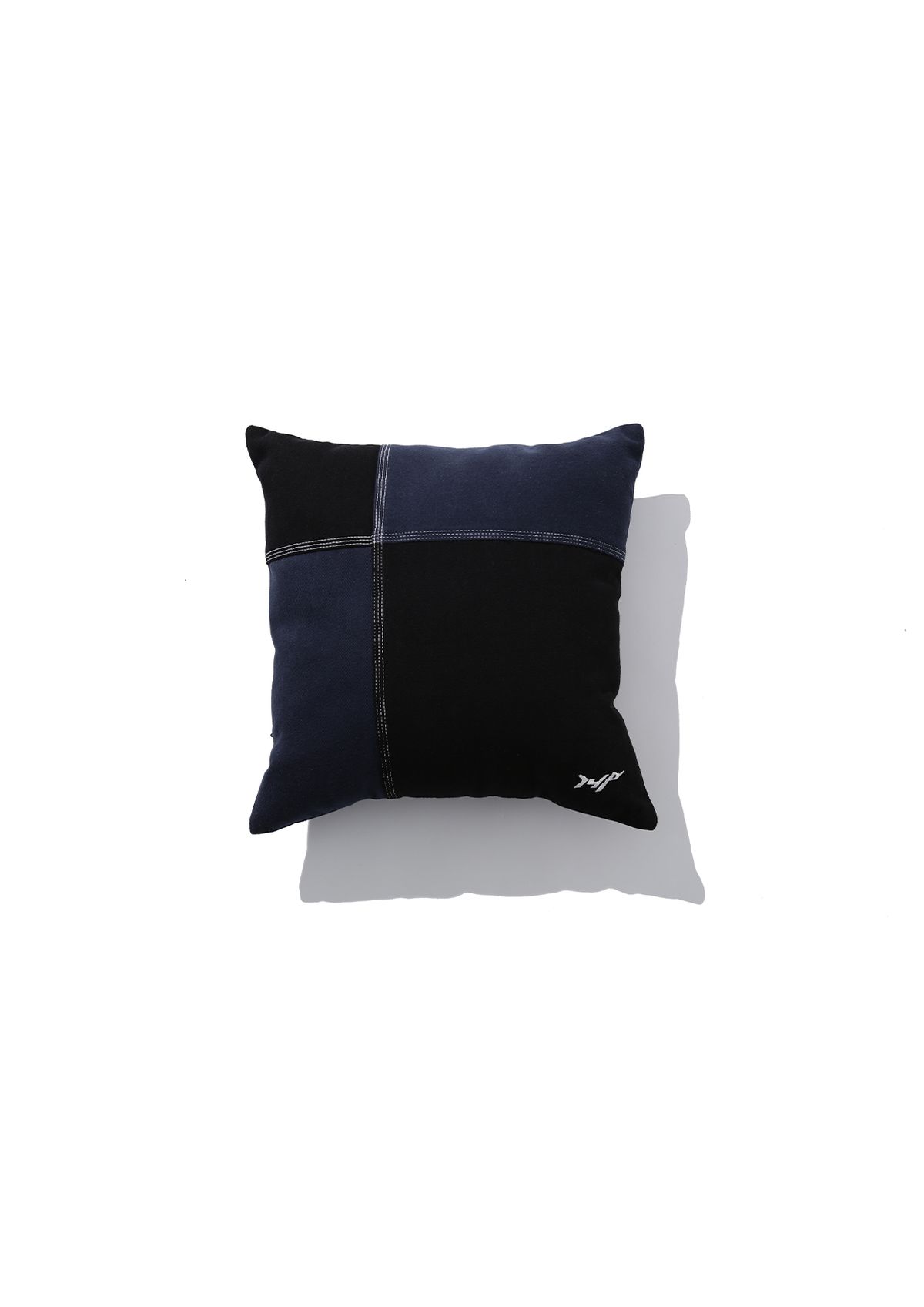 아이사피(I4P) stitch colorblock cushion
