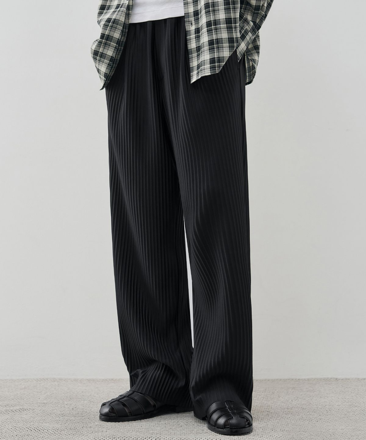 드로우핏(DRAW FIT) 와이드 밴딩 슬릭 플리츠 팬츠 [BLACK]