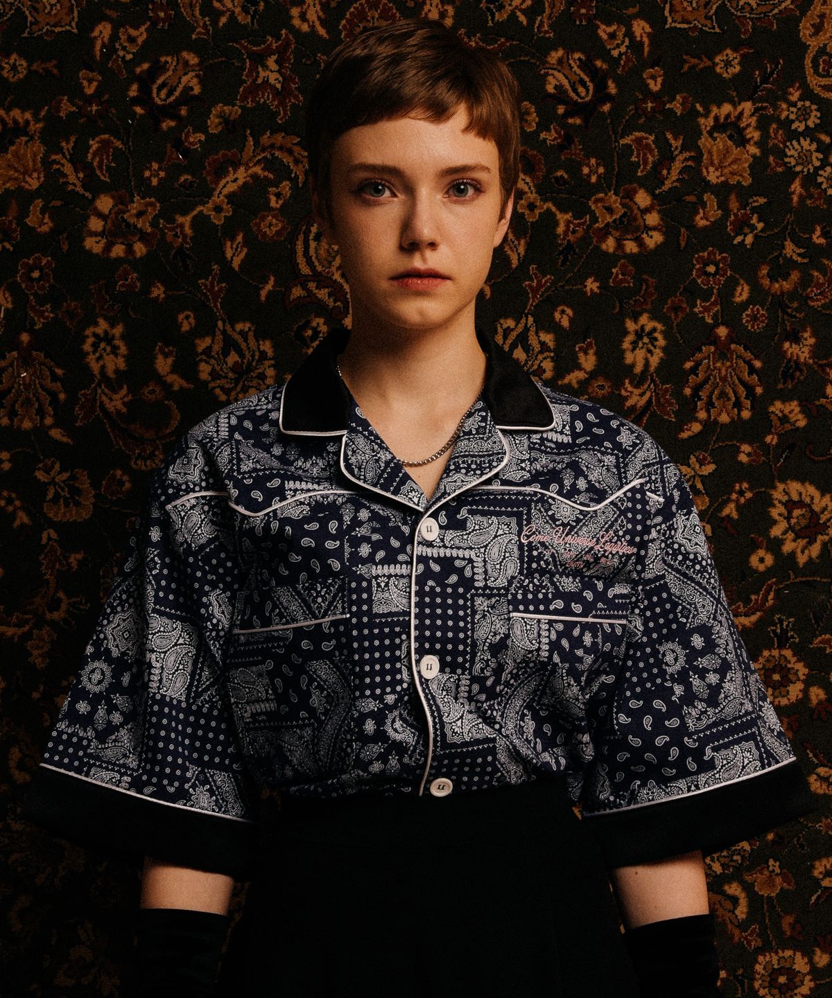 씨오엠이(COME) [UNISEX] Logo Embroidered Piped Western Shirt (Navy)