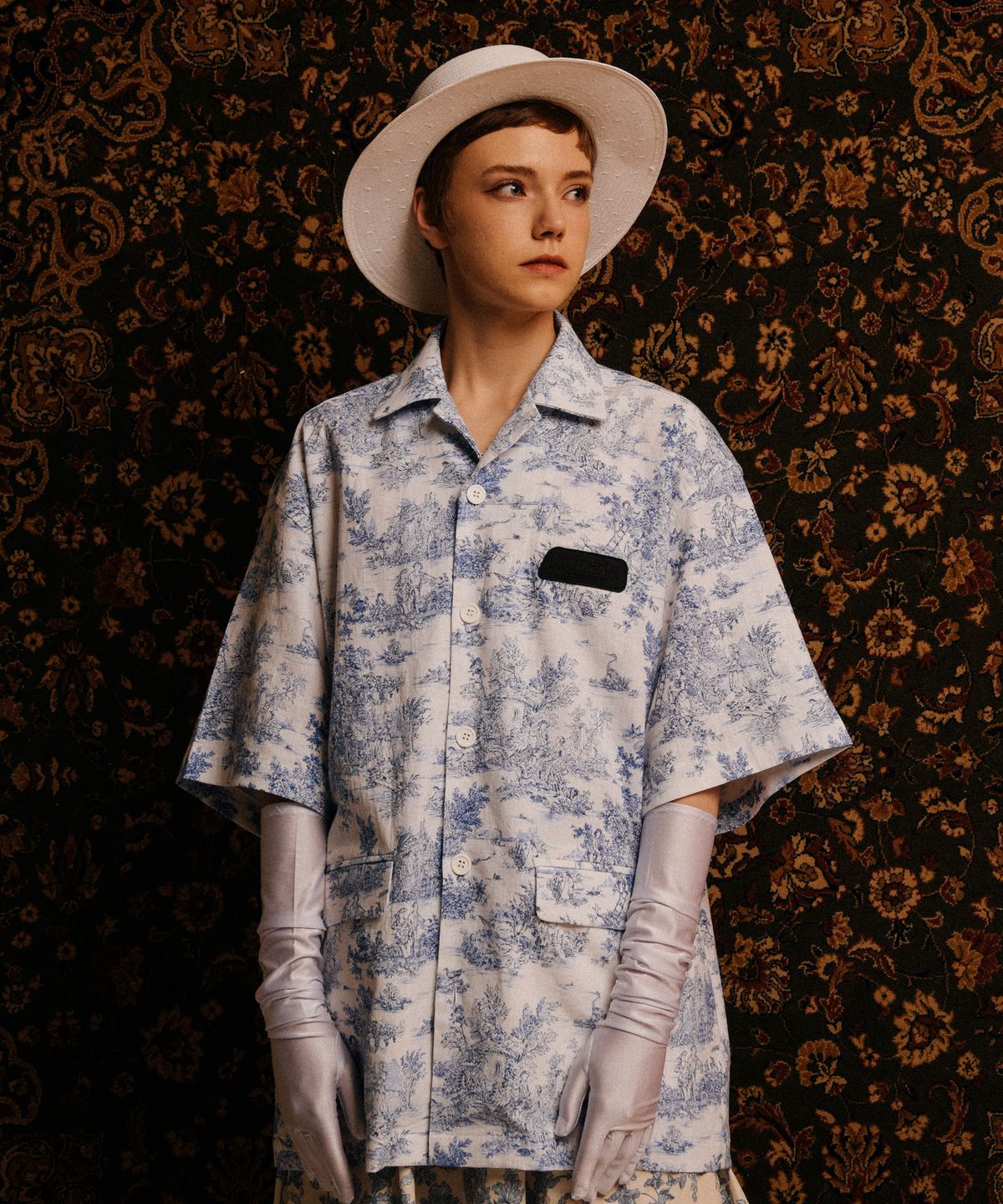 씨오엠이(COME) [UNISEX] Printed Linen-Blend Short-Sleeved Jacket (White)