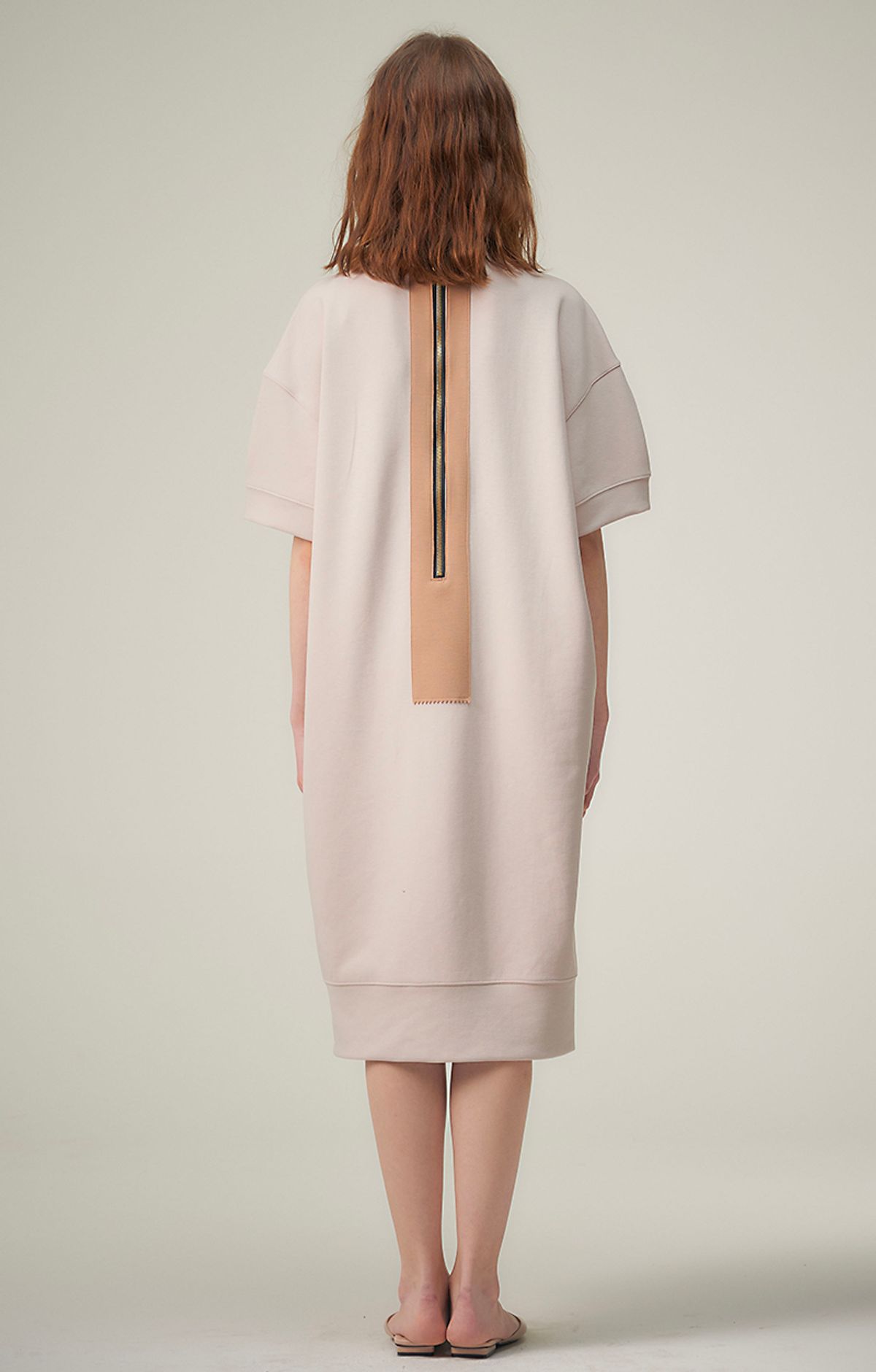 로희어패럴(ROHEE APPAREL) 백포인트 원피스 / 베이지