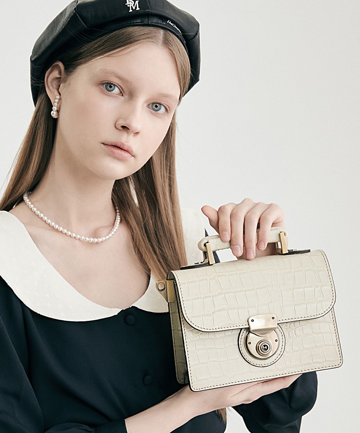 브로그앤머로우(BROGUE AND MORROW) CROCO NEMO Bag (Vanilla)