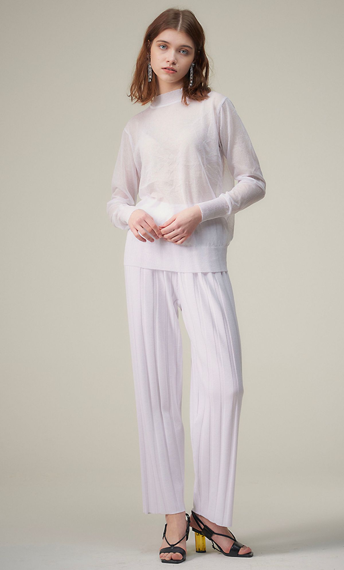 로희어패럴(ROHEE APPAREL) 플리츠 니트 팬츠 / 화이트