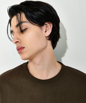 21S5M030 엠보싱 레드 스티치 세미 오버핏 반팔 티셔츠 (카키)