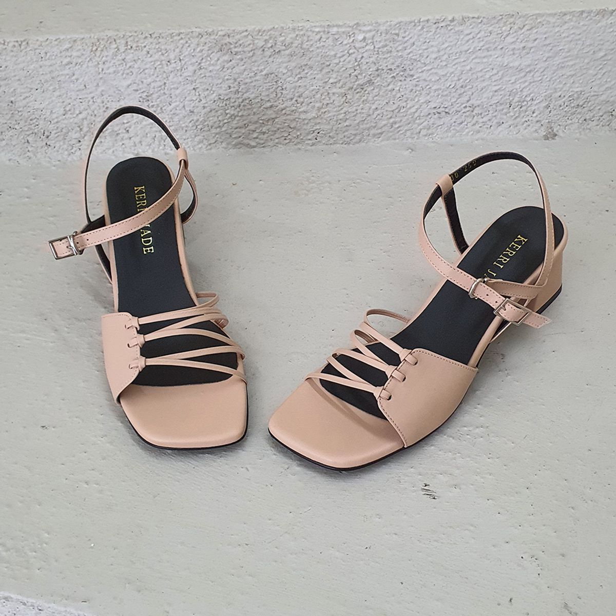 케리제이드(KERRIJADE) Inner Comb Sandal_PinkBeige
