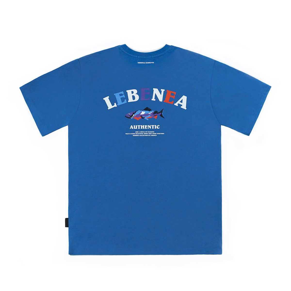 레베니아(LEBENEA) 살몬 카모 그래픽 티셔츠 아쿠아블루