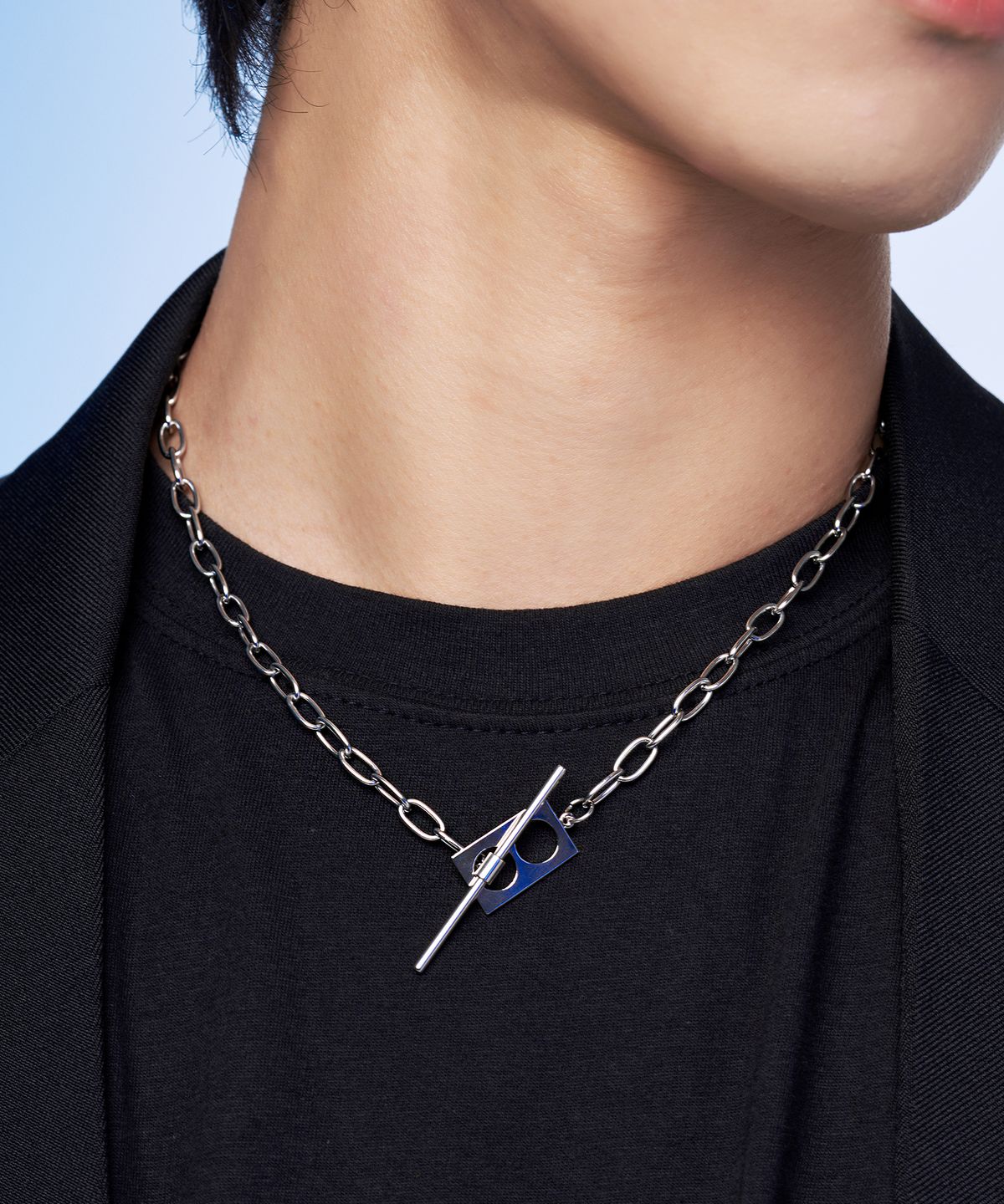 하와(HAWHA) SQUARE TOGGLE BAR CHAIN NECKLACE